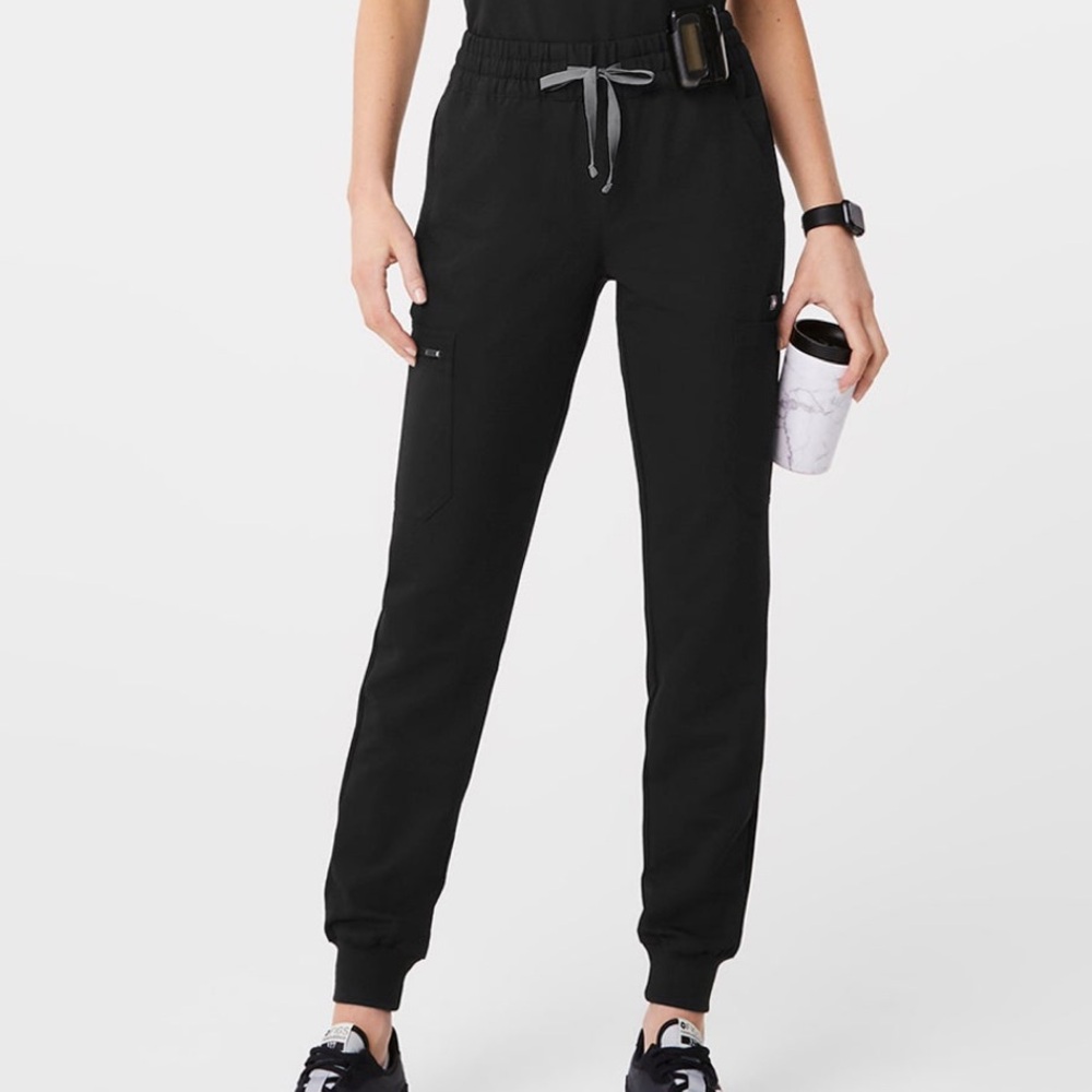 FIGS Black Uman Relaxed - Petite Jogger Scrub Pants